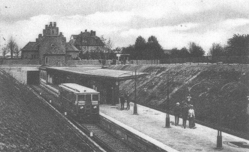 U-Bahnhof Podbielskiallee Triebwagen