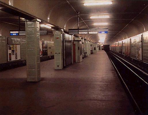 U-Bahnhof Leinestraße - Klassische Moderne Architektur