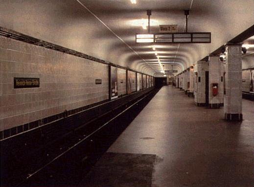 U-Bahnhof Heinrich-Heine-Straße